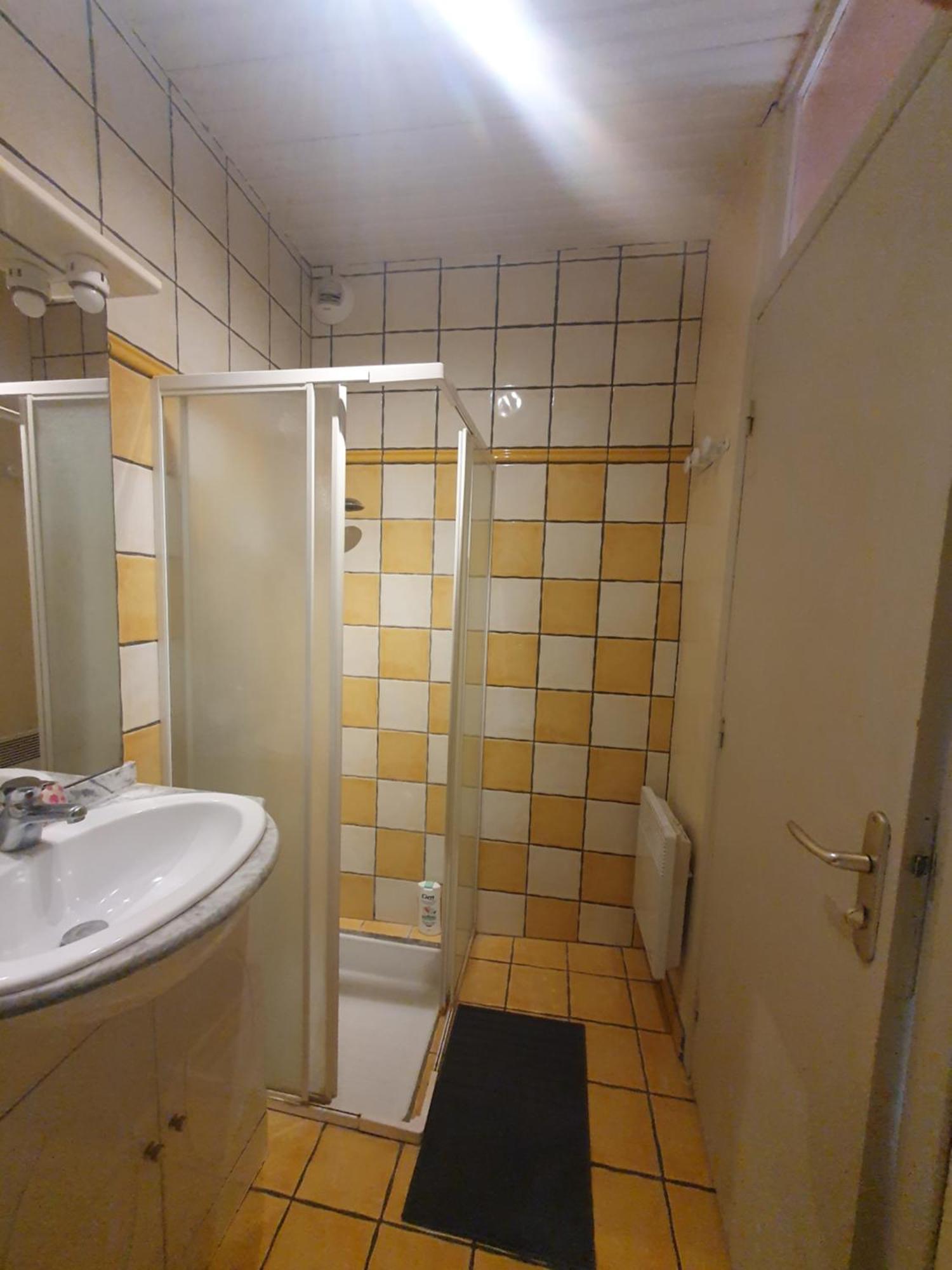Appartement Meuble Centre Ville Nyons Buitenkant foto